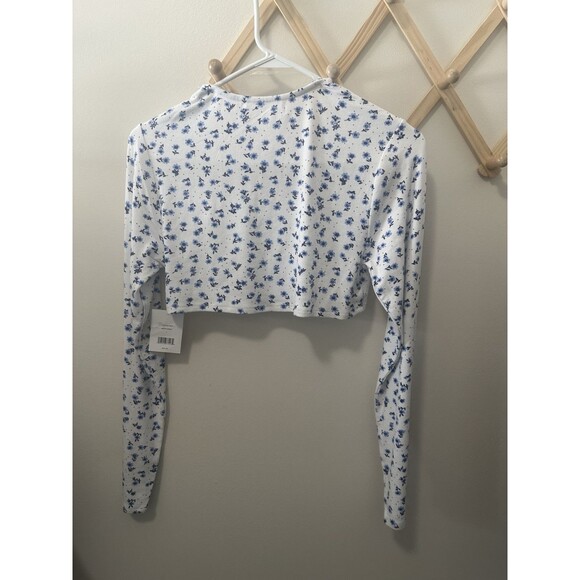 Sugar Moon Size Large White And Blue Floral Lightweight Shrug - Picture 4 of 4